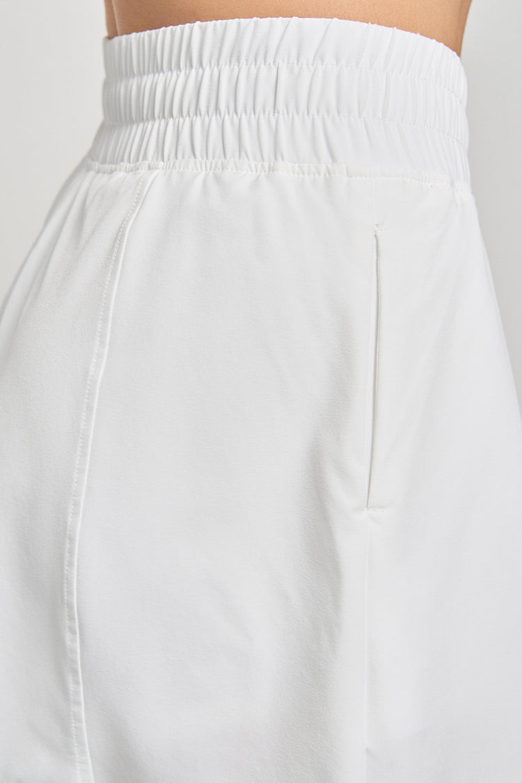 Volume Short White