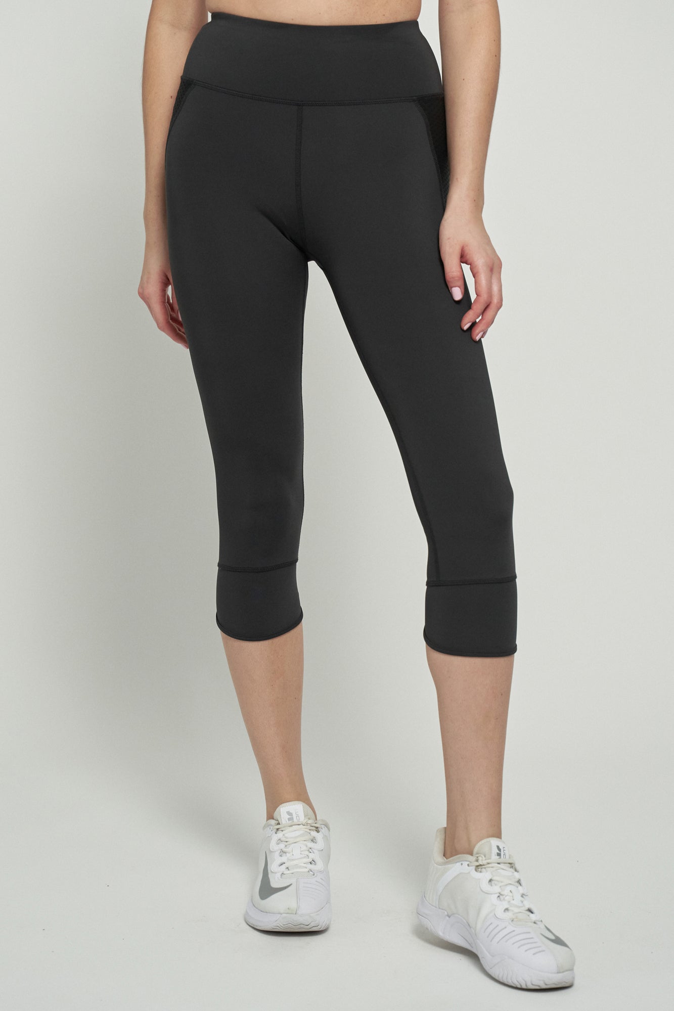 スパッツ・レギンス SLEEPER 'Capri' legging Low Rise Tie Waist Capri Leggings In Black Slinky | EGO Shoes