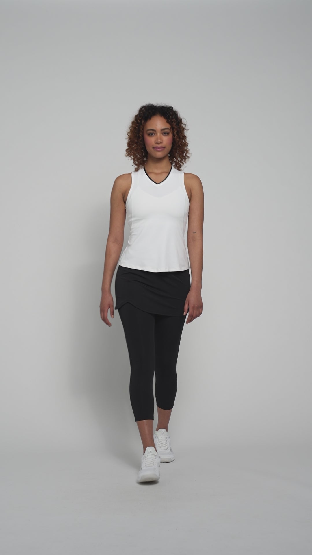Victory Tank White/Black – LIJA